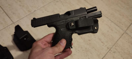 Buenas, pues eso, vendo Walther pps con un cargador extra es decir uno de 7 y 2 de 8 ( de 8 suele venir 10