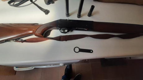 Se vende benelli calibre 12 con 4 polichoques.
se compró por compromiso, al quedarse al anterior dueño 01