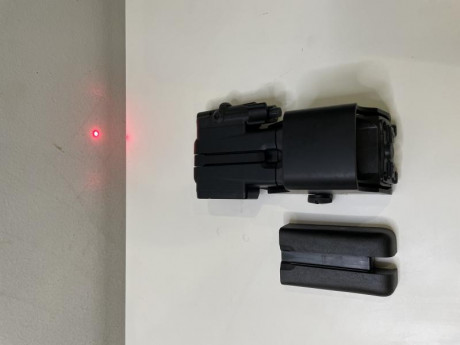 Excelente visor holográfico Eotech. Se incluye sistema láser de puntería también original EOTech. Ambas 01