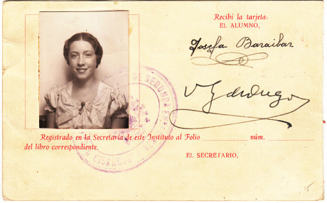  EN RECUERDO Y HOMENAJE A LOS QUE YA NO ESTÁN. 

Si pones en  GOOGLE    PASAPORTES EN LA MEMORIA   da 52
