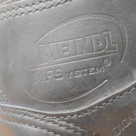 Vendo estas estupendas botas de la casa alemana MEINDL, el modelo Island MFS Profesional
Tienen un año 11