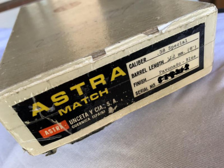 Buenas, ando buscando un revólver para fuego central de 6" clásico, SIN contrapeso bajo el cañón.

Astra 30