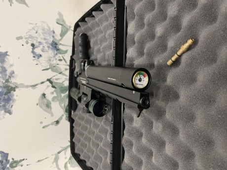 Hola, vendo pistola Onix c.22 con mira y maletin, me la regalaron y apenas he tirado una carga de aire 00
