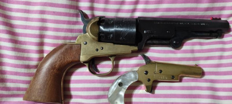 Buenas noches,vendo las siguientes armas:
( VENDIDO) Revólver ASM colt Navy cal 44 black power 200€
 VENDIDO 01