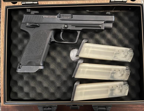 Se vende pistola Hk Expert en calibre 9mm, arma en perfecto estado de funcionamiento, con su maletín, 00
