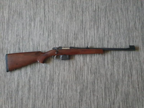 Vendo rifle CZ 527 M carbine, calibre 7.62x39. Gatillo con pelo francés. 1 cargador de 5 cartuchos. Entregaria 01