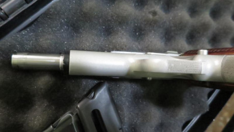 Para comprar un modelo superior, vendo esta Kimber bitono 1911 cal 22 LR, en perfecto estado, con su estuche, 12