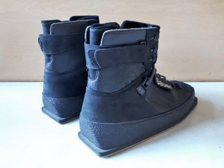 Vendo botas de tiro marca Sauer, talla 41-42.
Las vendo porque no son de mi talla (calzo un 43 y me van 01