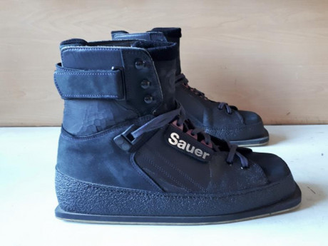 Vendo botas de tiro marca Sauer, talla 41-42.
Las vendo porque no son de mi talla (calzo un 43 y me van 00