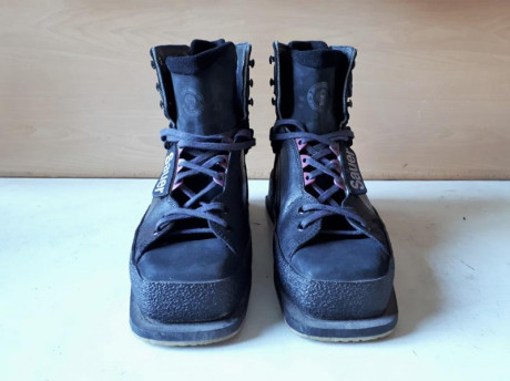  VENDIDAS 

Vendo botas de tiro marca Sauer, talla 41-42.
Las vendo porque no son de mi talla (calzo un 12