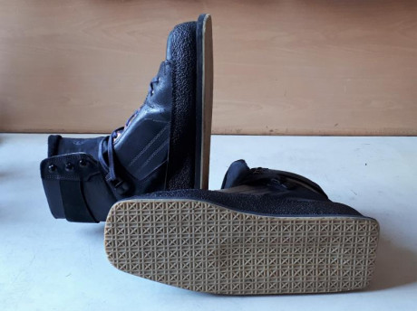  VENDIDAS 

Vendo botas de tiro marca Sauer, talla 41-42.
Las vendo porque no son de mi talla (calzo un 10