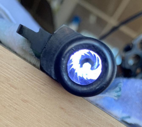 Buenas, ando buscando un revólver para fuego central de 6" clásico, SIN contrapeso bajo el cañón.

Astra 62