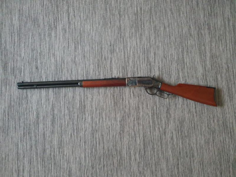 Vendo rifle Uberti 1873 sporting, calibre 45 long colt. 24 1/4" largo cañón. Nuevo, comprado hace 32