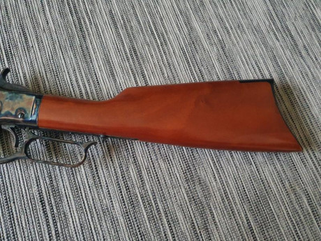 Vendo rifle Uberti 1873 sporting, calibre 45 long colt. 24 1/4" largo cañón. Nuevo, comprado hace 31