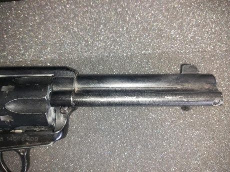 Hola buenas.

Pongo a la venta estas tres pistolas.

Se trata de una KENTUCKY ARMI SPORT cal.45 lc de 21