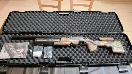 Pues eso, vendo esta estupenda y exclusiva carabina de la archiconocida marca FX. Es el modelo Crown mk2 01