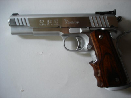 vendo pistola 9mm marca SPS FALCON como nueva solo disparado 300 tiros.
contiene maletín original cachas 02