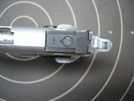 vendo pistola 9mm marca SPS FALCON como nueva solo disparado 300 tiros.
contiene maletín original cachas 01