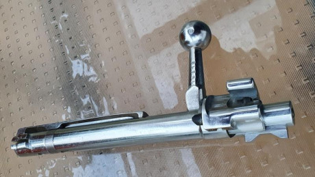 Vendo este cerrojo, se compró como repuesto y se ha quedado en la caja. Está perfecto. 

Pido por él 75€ 02