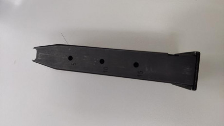 Cargador Beretta para pistola 92FS 9PB de capacidad de 15. Precio 45€. 01