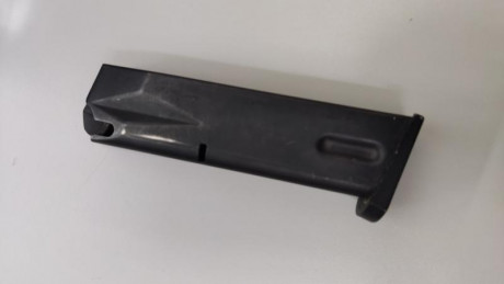 Cargador Beretta para pistola 92FS 9PB de capacidad de 15. Precio 45€. 00