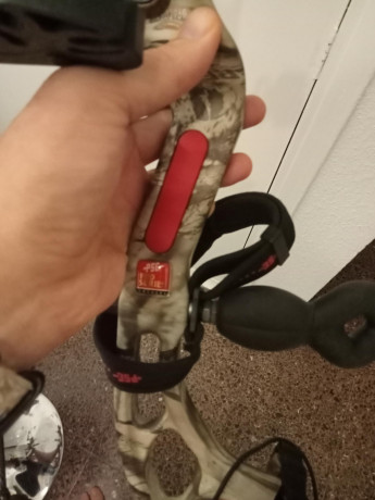 Vendo ARCO DE POLEAS marca   PSE   modelo   Drive LT   comprado en 2015 en "Arcoyluna" trae 01