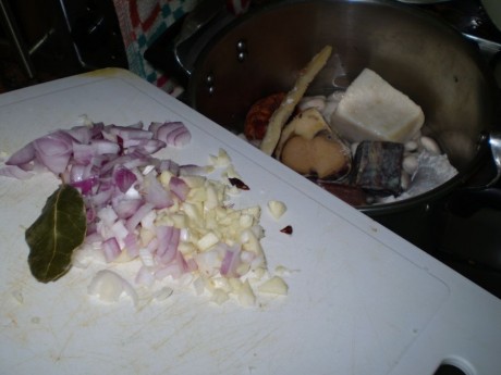 Queridos amigos: ante las expectación :8 causada por el desayuno que me he pegado esta mañana, el cual 90
