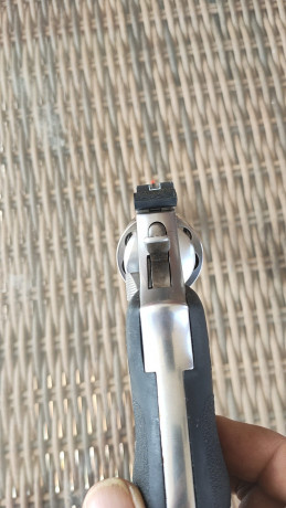 Hola a todos pongo a la venta estas armas de un buen amigo mío las armas se encuentra en Cádiz se pueden 01