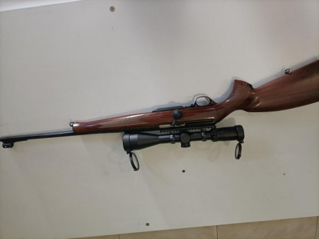 Muy rápido, ligero,corto y manejable.Tan solo ligeras marcas de uso en la madera. Incorpora monturas fijas 12