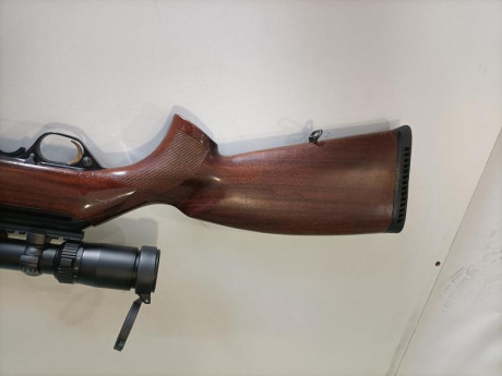 Muy rápido, ligero,corto y manejable.Tan solo ligeras marcas de uso en la madera. Incorpora monturas fijas 11