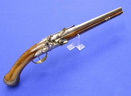 Voy a colocar unas fotos de un arma larga alemana de llave de mecha del siglo XVI. 40