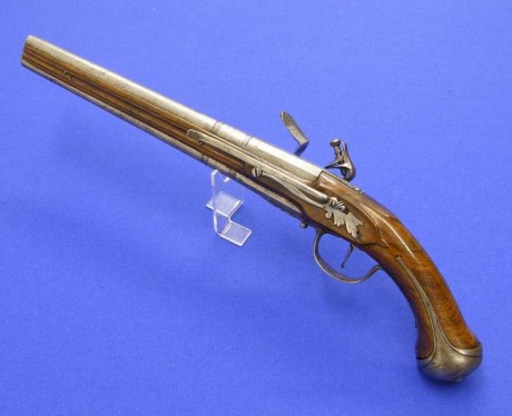 Voy a colocar unas fotos de un arma larga alemana de llave de mecha del siglo XVI. 50