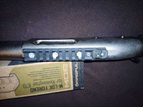 Buenas me deshago de  mi escopeta Remington 870 mariner, tiene la culata y guardamanos original además 01
