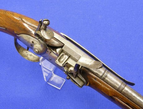 Voy a colocar unas fotos de un arma larga alemana de llave de mecha del siglo XVI. 62