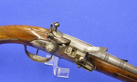 Voy a colocar unas fotos de un arma larga alemana de llave de mecha del siglo XVI. 61