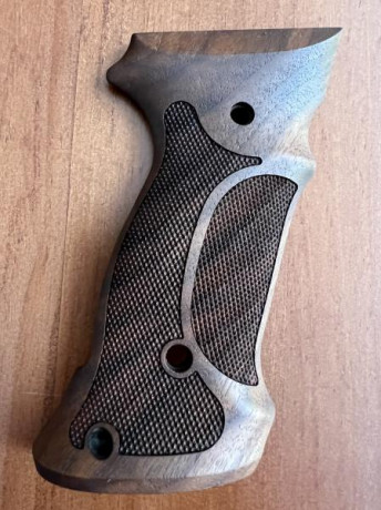 Vendo cachas Nill The Master Rhomlas para Smith Wesson 952. Nuevas, solo probadas. En mi opinión las mejores 11