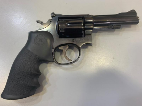 Vendo Revolver clásico Smith & Wesson K-38 o tambien denominado Modelo 15-4

El estado del arma es 01
