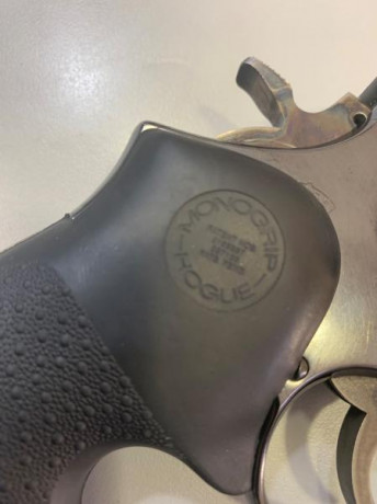 Vendo Revolver clásico Smith & Wesson K-38 o tambien denominado Modelo 15-4

El estado del arma es 12