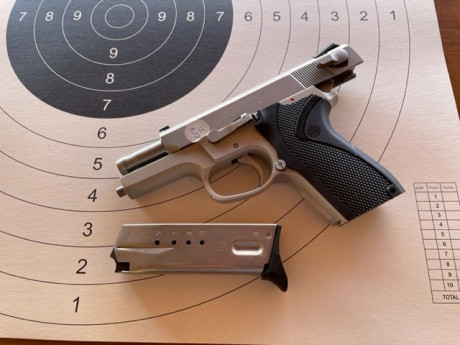 Hola compañeros pongo a la venta pistola SMITH & WESSON modelo 6906 en calibre 9 mm. la pistola está 00