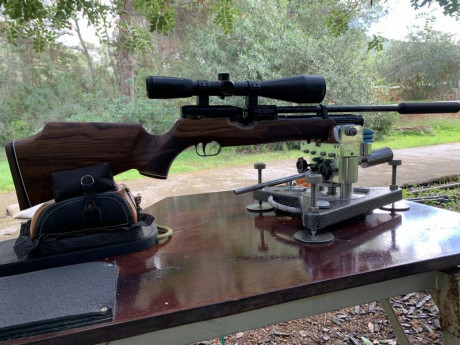 Bueno, para animar el foro un poco, propongo colgar fotos de dianas y arma usada para ello, pudiendo ser 100