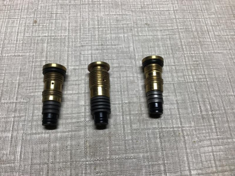 Ordenando cajones he encontrado varios accesorios que detallo aquí,
Reguladores FX Impact gen 1&2. 02