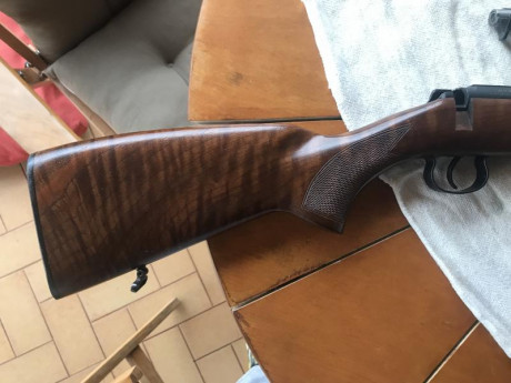 Hola, pongo a la venta esta carabina Cz 452 calibre 22 muy bien conservada.

Tiene una gran precisión. 01