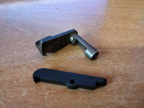 Hola, pongo a la venta dos piezas nuevas a estrenar de la Star PD 45 

una extractora y una aleta del 02