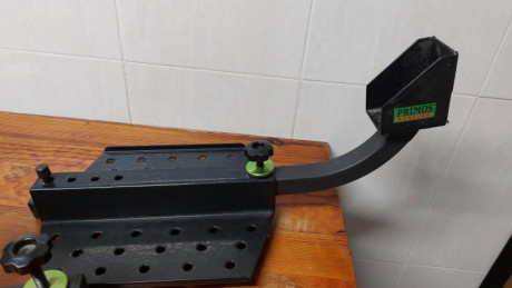 Hola,

Vendo banco de tiro que se puede desmontar y convertir en torreta de tiro.

En caso de portes serán 10