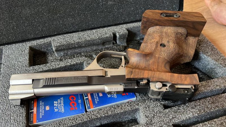 VENDIDA . Feinwerkbau AW 93 , en perfecto estado. Preferiblemente trato en mano en Tarragona o cercanías 00