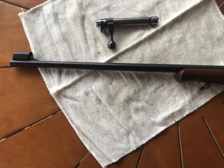 Hola, pongo a la venta esta carabina Cz 452 calibre 22 muy bien conservada.

Tiene una gran precisión. 10