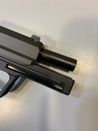VENDO PISTOLA HK - USP modelo STANDARD en estado de REESTRENO.
Calibre 9 mm.
El arma no es mía,....es 12