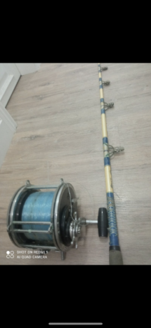 Varios equipos de pesca para brumeo currican pesca al vivo…  con cañas los penn tienen algunos frenos 10