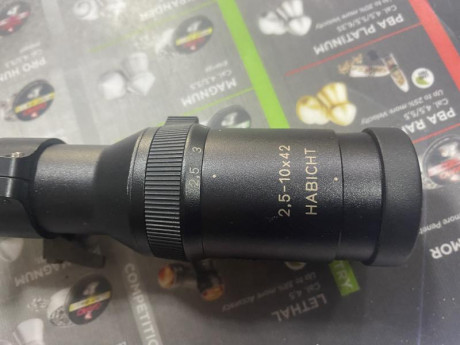 Se vende este visor swarovski 2,5-10x42. En perfecto estado funcional. Precio 750. Un saludo 02