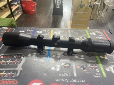 Se vende este visor swarovski 2,5-10x42. En perfecto estado funcional. Precio 750. Un saludo 01